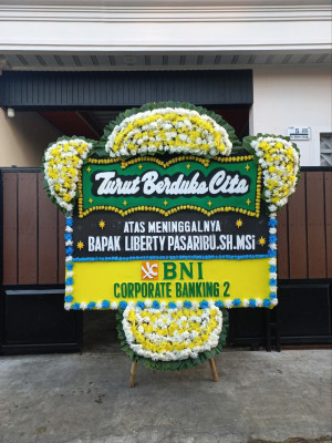 Papan Bunga Duka di Kawangkoan Utara